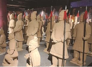 武林广场大秦展览馆竟展出山寨兵马俑